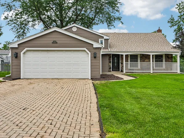 1146 Blackhawk Ct, Schaumburg, IL 60193