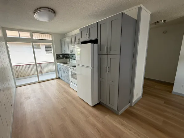 94-352 Pupumomi St #F, Waipahu, HI 96797