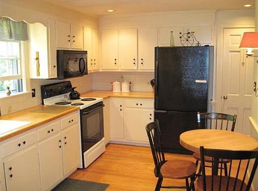 3rd image of 104 E Dudley St
