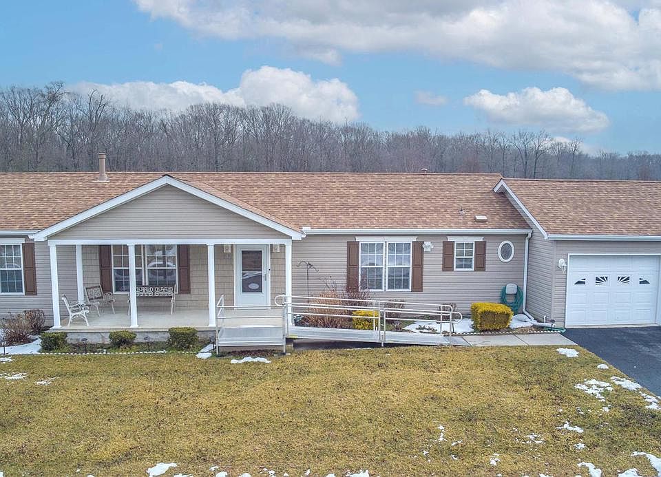 1st image of 310 Persimmon Cir W #310