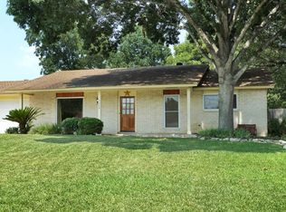 5306 Round Oak Dr, San Antonio, TX 78228