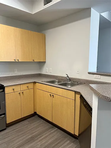 1919 Van Buren St #818A Photo 1