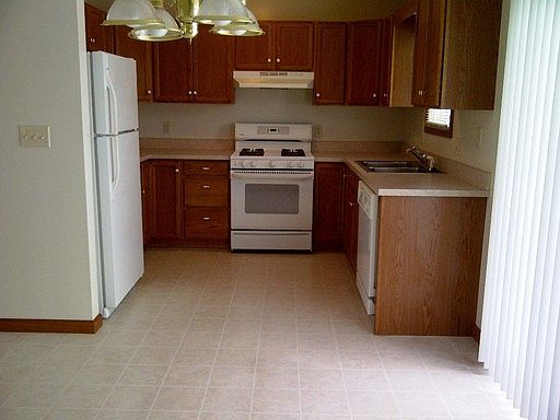 2nd image of 224 Tanglewood Dr
