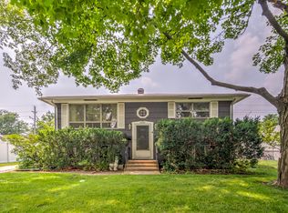 3303 Bobolink Ln, Rolling Meadows, IL 60008