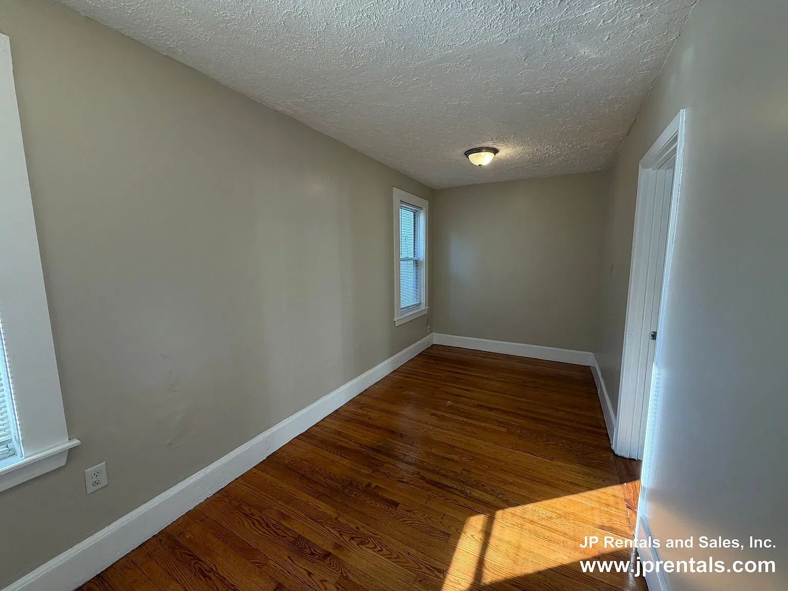2 bed, 1.0 bath, 1000 sqft, $2,900 — Photo 4