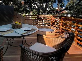 6924 Treasure Trl, Los Angeles, CA 90068