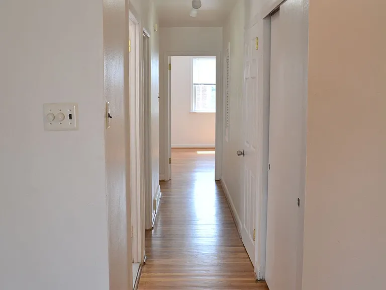 1714 Loney St — Photo 8