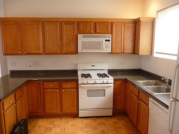 2nd image of 387 Alles St Unit 6