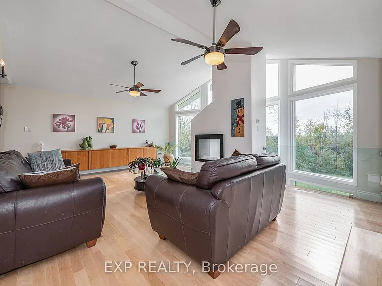 1238 Barnwell Cres — Photo 22