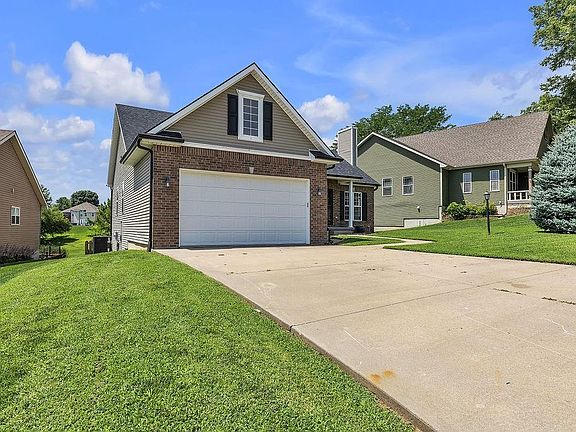 3rd image of 2708 Meadow Ridge Dr