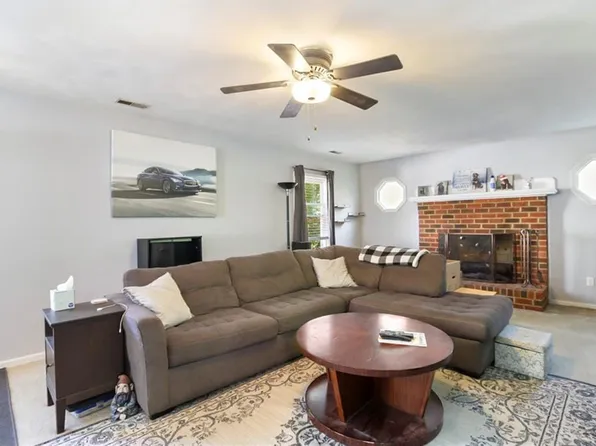 1362 Boxwood Cir, Norfolk, VA 23518