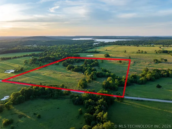 1 McNally Flts, Eufaula, OK 74432