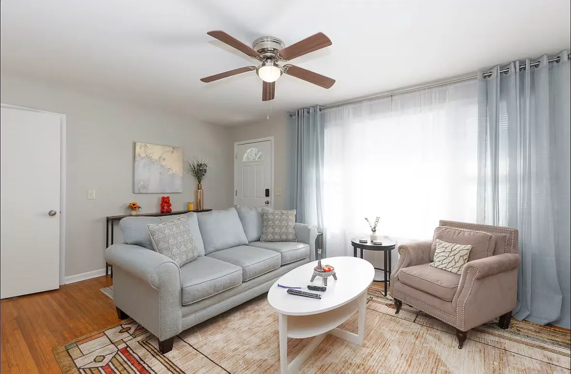 3 bed, 1500 sqft, $3,700 — Photo 3