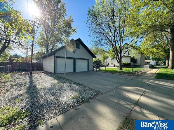 5402 Greenwood St, Lincoln, NE 68504