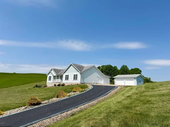309 Sunrise Ridge Dr, Reedsville, WV 26547