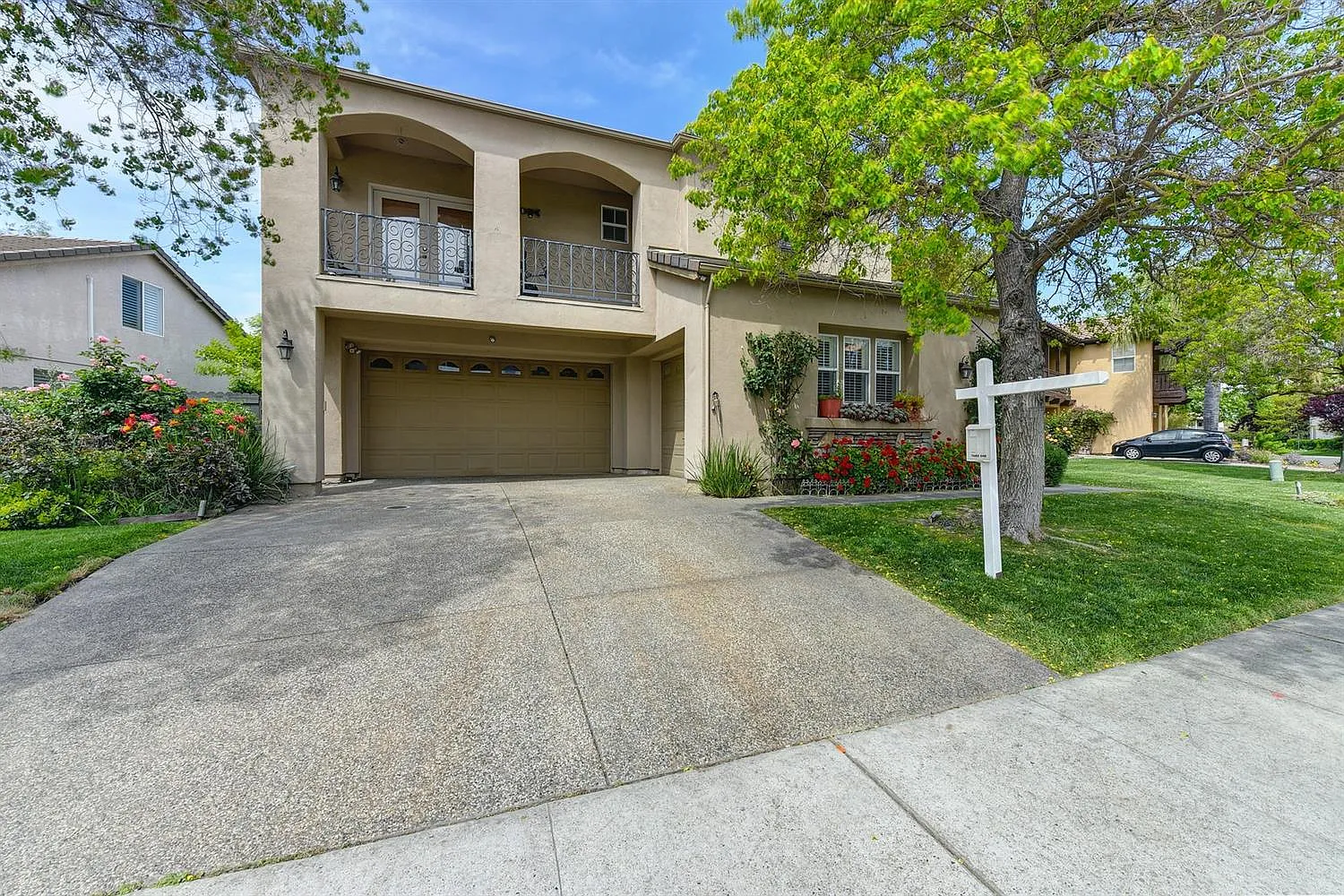 1711 Edgemore Ave photo 1