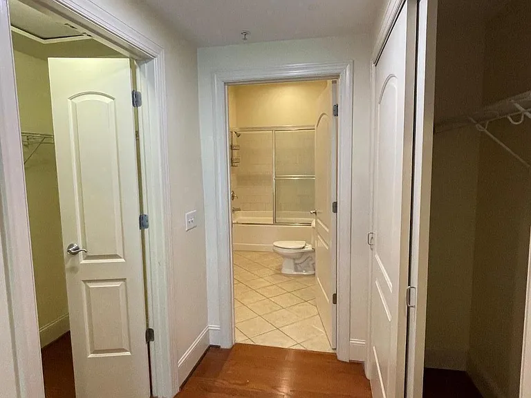317 W Morgan St — Photo 10