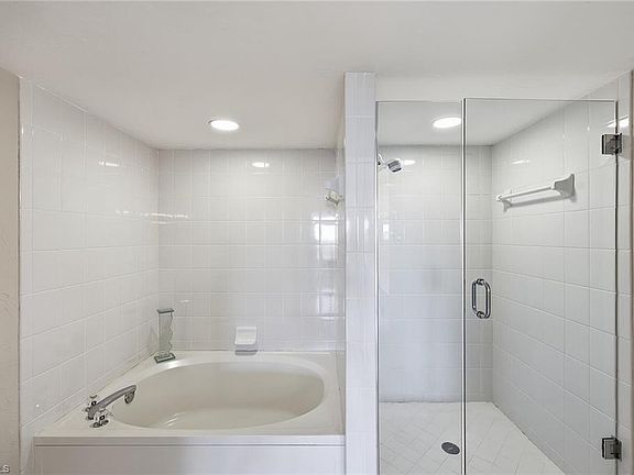 4th image of 285 Naples Cove DR #1703