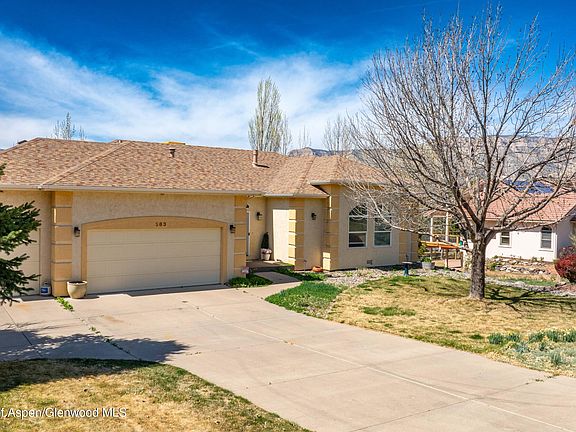 3rd image of 283 Lodgepole Cir