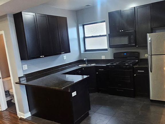 3rd image of 6846 S Cornell Ave APT 2S