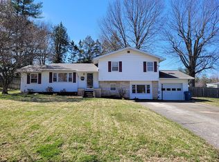 8 Fairview Ave, Anna, IL 62906