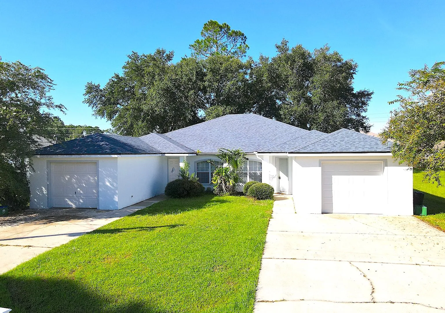 Roomy 3 Bed 2 Bath 1 Car Garage Home for Rent in Cypress Knoll! — Photo 2