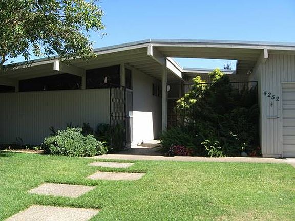 4th image of 4252 N River Way
