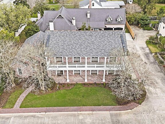 2nd image of 926 Crown Aly