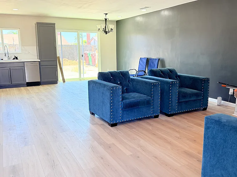 25293 Bay Ave — Photo 5
