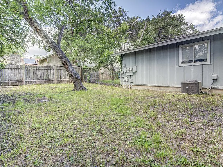 819 Sirocco Dr #A — Photo 17