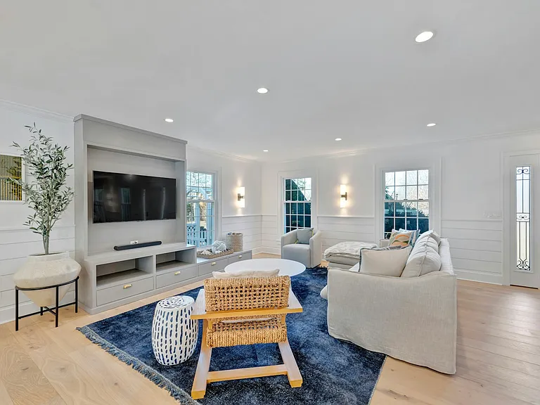 110 Sleepy Hollow Ln — Photo 6