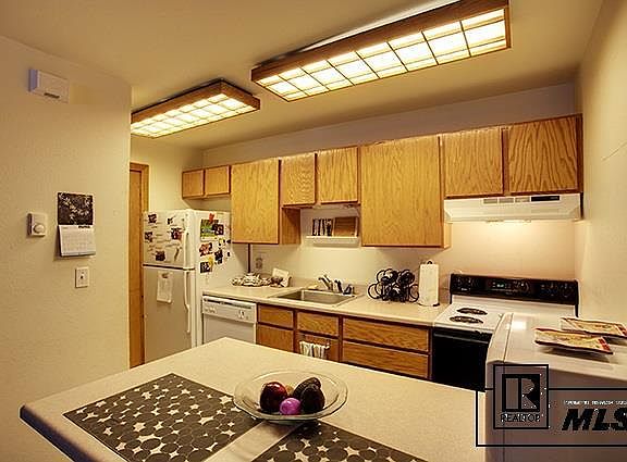 4th image of 1385 Sparta Plaza Rho #6