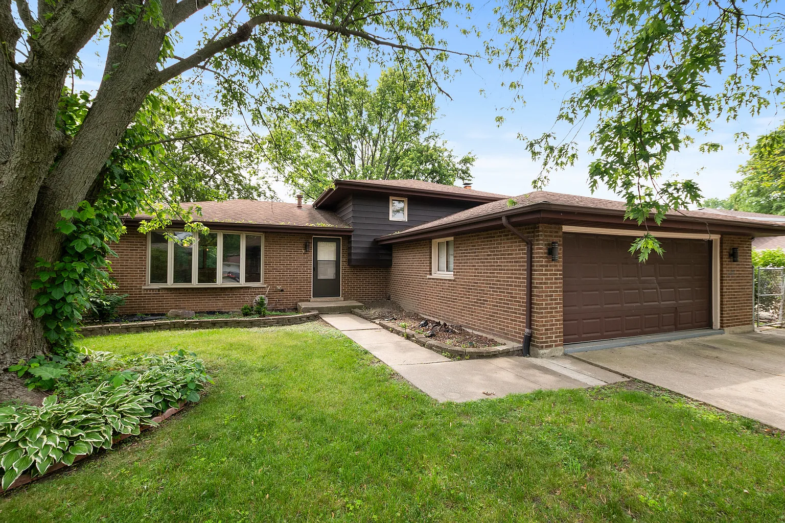 9 Lakewood Ct photo 1
