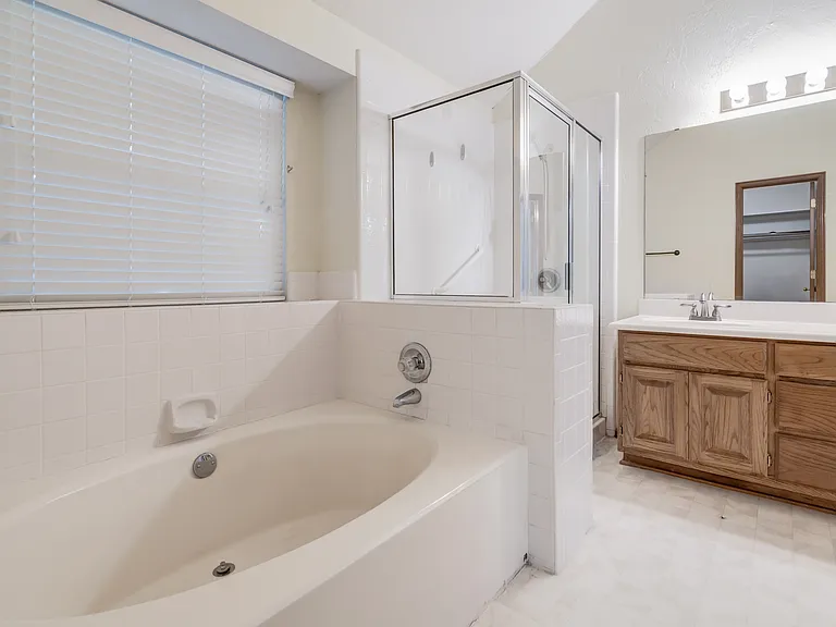 1908 Joseph Dr — Photo 8