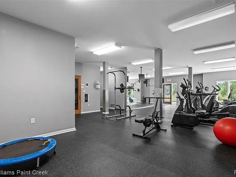 821 Brandon Ave — Photo 32