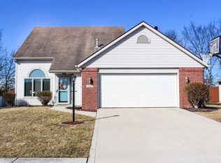 8527 Crosier Ln, Fort Wayne, IN 46825