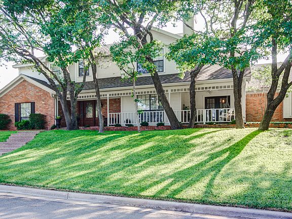 2nd image of 406 Riverview Dr