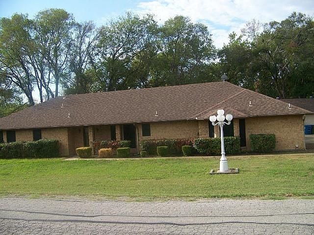 1st image of 603 Shady Ln