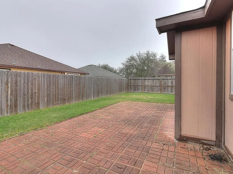 7933 Elk Dr — Photo 6