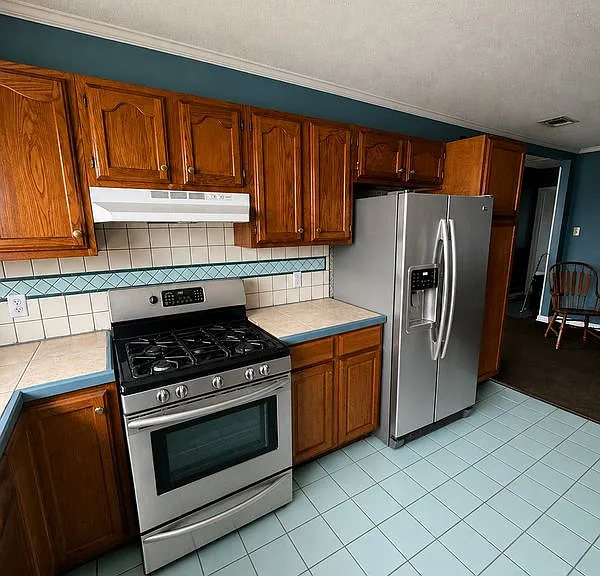 3209 47th St — Photo 3