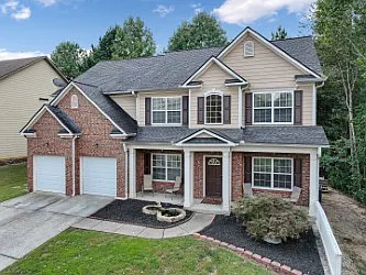 5 bed, 3300 sqft, $2,850 — Photo 1