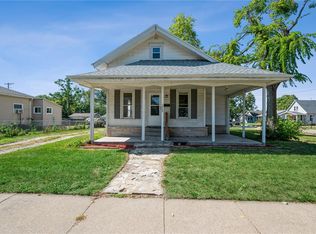 1502 1st St SW, Cedar Rapids, IA 52404