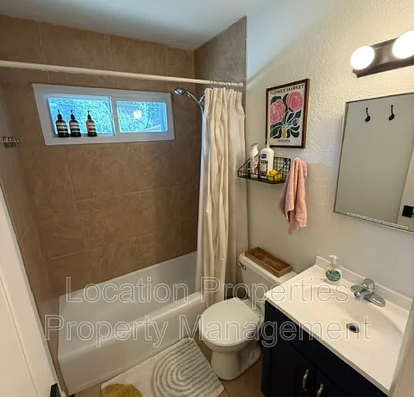 608 W 25th St #1 — Photo 7
