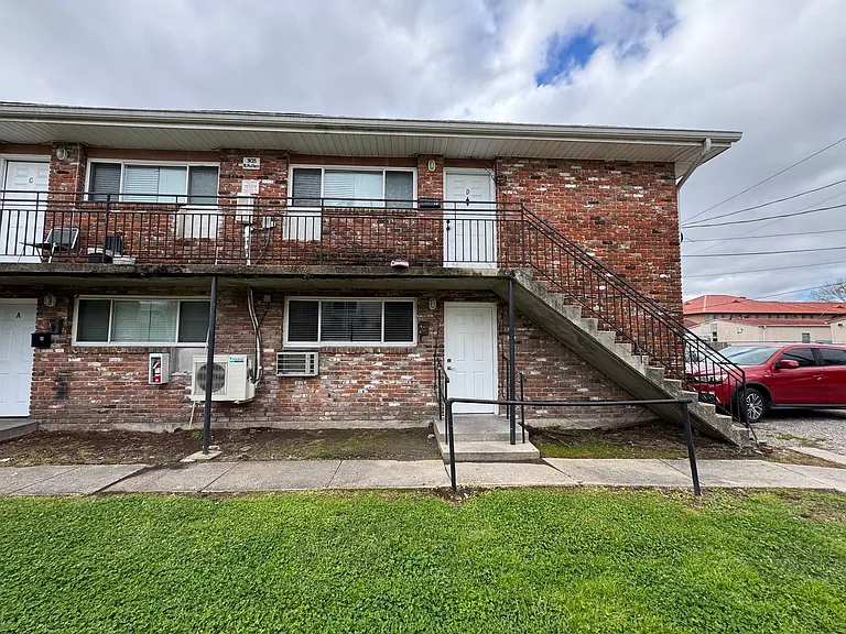 305 N Hullen St — Photo 10