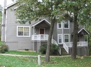 1313 Sanders St, Leavenworth, KS 66048