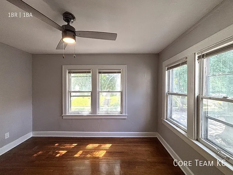 103 W 51st St #2E — Photo 10