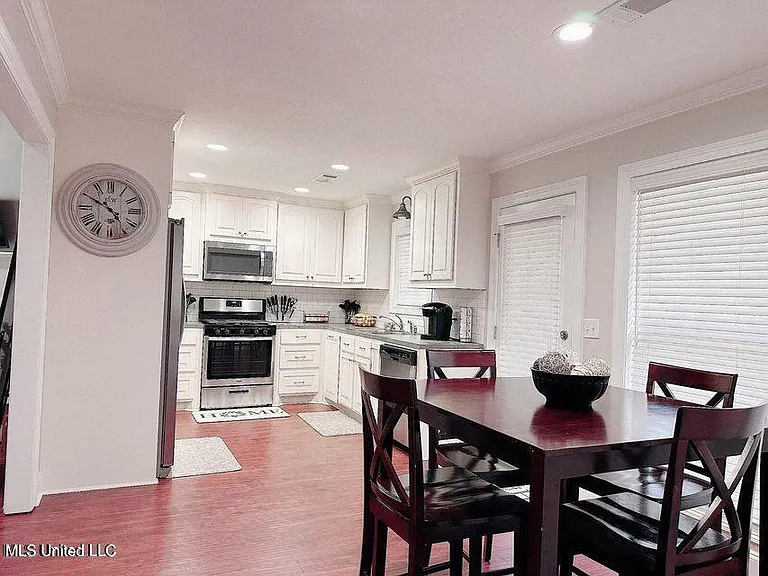 257 Gaddy Dr — Photo 5