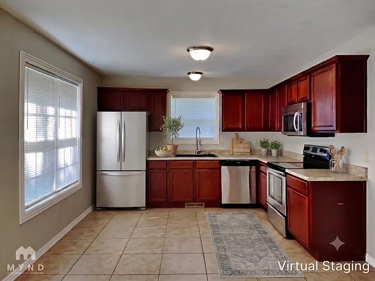 111 N Peach Brk — Photo 3