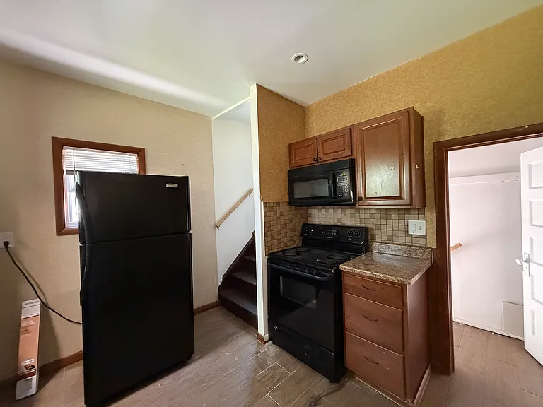11721 Browning Ave — Photo 5