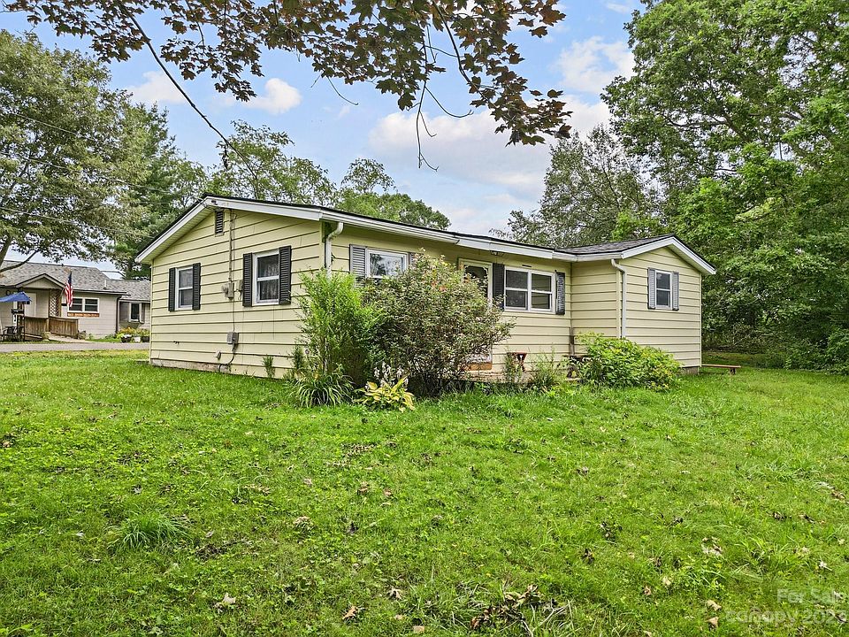 26 Center St, Candler, NC 28715 Zillow